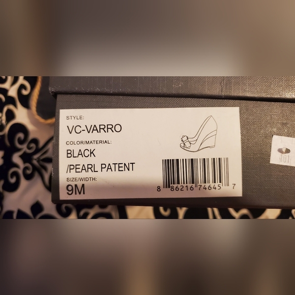 Vince Camuto-EUC, wedge heels - Picture 3 of 6